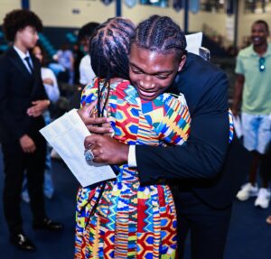Thaddeus Bullard Instagram - Congratulations to my Youngest son @titusbullardd on his High school graduation from @berkeleypreparatoryschool today. You have made everyone so proud and we all know this is just the beginning of more great things to come. Now off to @uflorida and @gatorsfb to be Greater 🐊 Thank you to @allebloom7 aka Mother to my sons for being an amazing mother to our sons. Having my Daughter @leahbullard.official and Titus both Graduate High School on the same weekend plus traveling was definitely a Busy but Unforgettable weekend. Thank you to the entire village of Family, Friends, Teachers, Coaches, teammates and students that have made today possible. I’m grateful, Honored and Privileged to have 3 amazing children that have all follow their dreams and executed with excellence. Now I get to watch all three of my kids play D1 college athletics at the respective universities of of their choice❤️ @tjbullard_ @ucf.football @leahbullard.official @oaklandwbb and @titusbullardd @uflorida 🐊 #PROUDDAD #blessedfamily 

Thanks for the photos from one of the dopest in the game @realsupernola 🙌🏿❤️❤️
