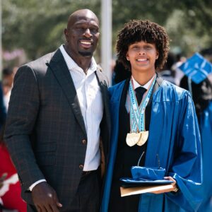 Thaddeus Bullard Instagram - Words cannot express how proud I am of my daughter Leah @leahbullard.official for all that she’s accomplished in a very short period of time. To hear her name announced at her high school graduation today from Dr. Phillips high school as one of the most accomplished and decorated senior classes in school history made me beam with Pride. Thank you to the fabulous Village that has helped make this moment possible. On to greater next stop @oaklandwbb ❤️🙏🏿

Congratulations To my Academic and Athletic superstar on you Graduation ❤️

Photo credit to my guy @jeffwooley