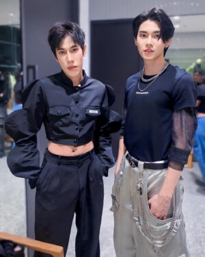 Thamrong Cunpisut Instagram - พิธีกรคู่บุญคู่เวรคู่กรรมตลอดไป 😅
#ANKNOWNA_Day1 
#yinyin_anw
