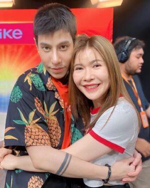 Thamrong Cunpisut Instagram - คิดถึงอาที่สุด ! พูดกันจนไหมจมูกฟาจะหลุด 🤣
#แฮปปี้ทุกครั้งที่ได้ทำงานกับอา