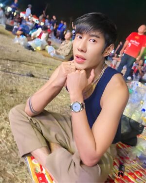 Thamrong Cunpisut Instagram - มางานหมอลำครั้งแรก สนุกมากเลยว่ะ 
#มีครั้งสองแน่นอน