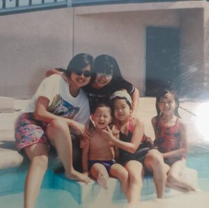 Thanaboon Wanlopsirinun Instagram - Got a throwback pics from mom!!