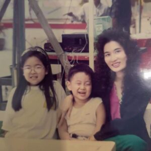 Thanaboon Wanlopsirinun Instagram - Got a throwback pics from mom!!