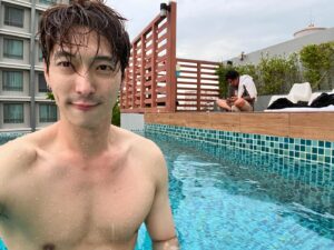 Thanaboon Wanlopsirinun Instagram - มึงว่ายน้ำกัน ….