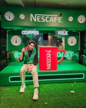 Thanaboon Wanlopsirinun Instagram - คอกาแฟเอสเปรสโซ ต้องมาให้ได้!!
ที่ NESCAFÉ Espresso Roast Club คลับของคนรักกาแฟเอสเปรสโซ เปิดใหม่ใจกลางเยาวราช!

เปิดทุกประสาทสัมผัสกับครั้งแรกของ Vertical Immersive Experience สุดล้ำ

ห้ามพลาด! ตั้งแต่วันที่ 7 - 30 กรกฎาคม 2566 นี้เท่านั้น

จองรอบเข้าชมล่วงหน้า คลิกเลย! : https://bit.ly/3Ny7FU5

#NESCAFÉEspressoRoastClub #เนสกาแฟเอสเปรสโซโรสต์สูตรใหม่ #เนสกาแฟซองเขียว #เข้มพร้อมบวก #เอสเปรสโซเข้มอร่อยเพิ่มนม #NESCAFÉBlendandBrew