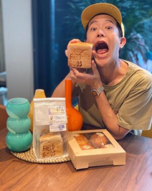 Thanakorn Chinakul Instagram - SHOKUPAN RICE🍞🌾🌾 ขนมโชกุปังที่ทำจากข้าวดอย และขนมปังจากข้าวก่ำดอยสะเก็ด หอมๆ จาก @brandnewfieldgood  ADD LiNe ID : @fieldgoods  #brandnewfieldgood  #shokupanข้าวดอย