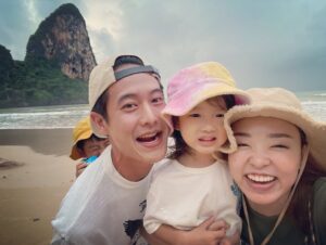 Thanakorn Chinakul Instagram - Photo bomb 💣💣 by Poon💥
