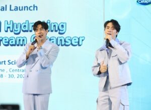 Thanapon Jarujitranon Instagram - 🥳⭐️เมื่อวานพี่เต้และตี๋ไปร่วมงาน Cetaphil Smart Science Square Event @centralworld มาครับ สนุกมากเลยครับ ขอบคุณผู้ใหญ่ ผู้บริหาร @cetaphil_th  และออแกไนซ์ทุกท่าน ที่ให้เกียรติเชิญพี่เต้และตี๋มาร่วมสร้างสีสันภายในงาน แถมยังได้มาบอกเคล็ดลับการดูแลผิวการเลือกผลิตภัณฑ์ที่รับรองจากผู้เชี่ยวชาญและงานวิจัยต่างๆ งานนี้มีกิจกรรมให้ร่วมสนุกมากมายได้ถ่ายรูปกับแฟนๆและมีโปรโมชั่นพิเศษกับทาง @watsonsth และ @bootsthailand อีกด้วย 🩵🤍

ใครที่ยังไม่เคยได้ทดลองใช้ตี๋แนะนำเลยว่าผลิตภัณฑ์จาก @cetaphil_th ดีจริงๆ สามารถไปทดลองหรือช้อปปิ้งสินค้ากันได้ที่ watson และ boots นะครับ 💙💙💙
#Cetaphil #CetaphilSmartScienceSquare #ผิวGoStrong #ชีวิตGoOn #cetaphilxtaetee 

MUa @liang__makeup 
Hair @555555by_k 
clothes🥼 @anuruq 
Assis. @princess.wp