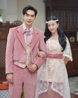 Thanapon Jarujitranon Instagram - คืนนี้ เกื้อกูลกับบุษบง จะแต่งงาน
ฝากแขกผู้มางานทุกท่านติดตาม ละครเรือนทาส ตอน20:30น
ด้วยนะครับ แอบกระซิบว่า คนมางานเด็ดทุกคน 😂🤭🥰❤️ 
#เรือนทาส ep18 
.
#เรือนทาส #MysteryOfTheSpirit
วันพุธ-พฤหัสบดี เวลา 20.30 น.
#ดูทีวีกด33 #ดูมือถือกด3plus
