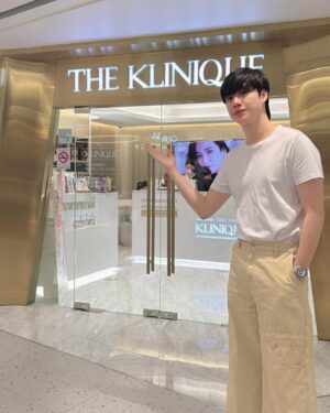 Thanapon Jarujitranon Instagram - @theklinique  มายกกระชับ และ ดูแลผิวใส ครับ 🥰🥳
