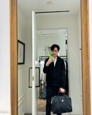 Thanapon Jarujitranon Instagram - ⭐️ เธอเป็นคนเดียวที่ถูกใจ 🤍🥰

 #karllagerfeld #karllagerfeldth #PATLuxuryGroup
🧳 @Karllagerfeld @patluxurygroup