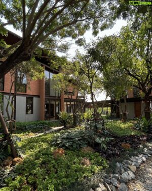 Thanavate Siriwattanakul Instagram - Baan Suan Rim Nam 
บ้านสวนริมน้ำ
…
Watch now on designfun:D
Youtube, Facebook : Gapthanavate 

#gapthanavate #designfund #EKARarchitects