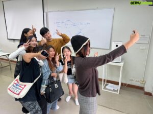 Thanavate Siriwattanakul Instagram - เมื่อวานไปบรรยายที่คณะถาปัดฯ ม.นเรศวร   เยี่ยมเยียนเพื่อนที่พิษณุโลก
 😌