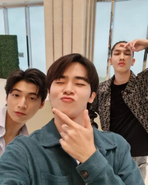 Thanawat Uthaikitwanit Instagram - 👦🏻🧏🏻‍♂️🧔🏻‍♂️