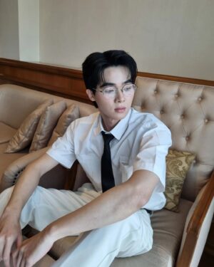 Thanawat Uthaikitwanit Instagram - what do u call this look ? 🤓