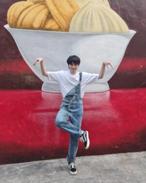 Thanawat Uthaikitwanit Instagram - หนุ่มเอี๊ยมที่จริงใจอยู่นี่ละจ๊ะ 👁👁