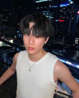 Thanawin Pholcharoenrat Instagram - downtown✨