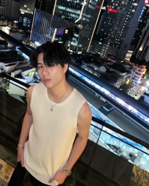 Thanawin Pholcharoenrat Instagram - downtown✨