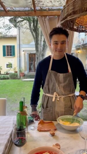 Thanwa Suriyajak Instagram - My Birthday :) 🍝
ขอบคุณทุกคนสำหรับคำอวยพรวันเกิดในปีนี้นะครับ 
ขอให้ความรัก ความปรารถนาดีที่ทุกคนมีให้เสมอมา กลับคืนให้ทุกคนมีความสุข และพบแต่สิ่งดีดีเช่นกันนะครับ