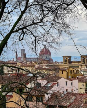 Thanwa Suriyajak Instagram - Florence :) ❤️ มาเที่ยวอิตาลีครั้งนี้ ท่องเที่ยวในโซน Tuscany เป็นหลัก ได้พักที่ฟลอเรนซ์นานที่สุด อยู่เมืองนี้ผมได้มีโอกาสไปตลาดท้องถิ่นของที่นี่และทำอาหารอิตาเลียนด้วย ชอบทุกอย่างของเมืองนี้ อาหาร อาร์ต landscape เก็บภาพวิวสวยๆ บางส่วนมาฝากนะครับ 😉