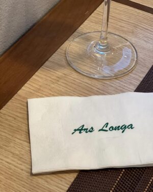 Thanwa Suriyajak Instagram - เอาจริงๆไม่น่าเชื่อว่าแถวบ้านจะมีร้านอร่อยละ vibs ดีขนาดนี้ Ars Longa
