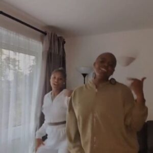Thanyia Moore Instagram - To my baby girl Tia-Rae and my little sister, Chantelle... keep 👏🏾 being 👏🏾 awesome 👏🏾
#fyp #nationaldeafawarenessweek 💜💫

(Was trying to upload the last Apollo video but Insta and its algorithms... Will try again later this week!)