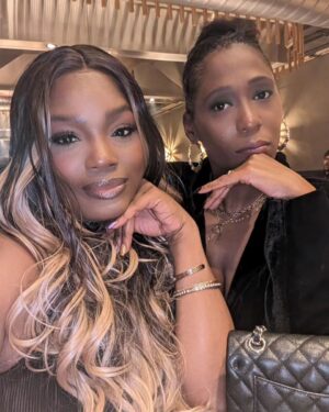 Thanyia Moore Instagram - WhO iS ShE?!

Last night we took Olivia out the bag and she came to celebrate a special person with me.... 😍🫶🏾

@chantellekp I Love You 💜

Always a pleasure to see you @officialroyston
💜
Happy Birthday 🎂