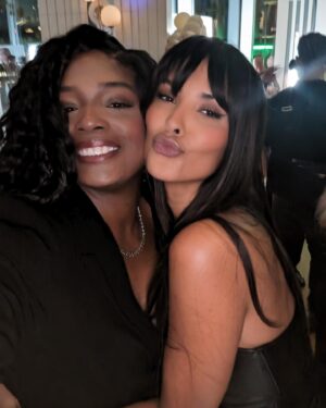 Thanyia Moore Instagram - Okay so hear me out....!

Last night I went to celebrate the beauty, the living icon, @mayajama and her collaboration with @beauty_worksonline 💫 

First of all, THANK YOU MAYA for inviting me 🥰💜

Secondly, if you're into hair extensions, I highly recommend these. There were samples there last night and they felt so soft 😍 They're natural so you can dye them and pretty much style them how you want! But here's the bit that peaked my interest... You can buy a CLIP ON FRINGE 😍😍 So, if you see me with my bald head and a fringe, MIND YA DAMN BUSINESS 👀😭😂🫶🏾

Always a pleasure to catch up with the beautiful vibe that is @realmandyvee 😘

Sidenote: I need to blend my make-up more... The patchwork that is my face, is killing me 😭😂 (wait till you see my 360) @harriotsglam, I tried to channel you but clearly the reception wasn't working 😭😂
