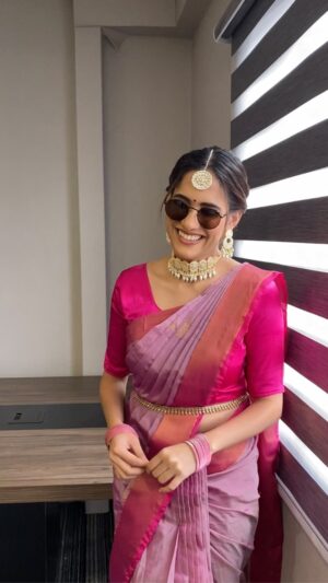 Thasha Krishnakumar Instagram - Six yards of pure happiness ♥️ #Kamdar #advertisement #saree 
@thasha_krishnakumar is spreading her charm all the way. Her perfect look in the blush pink saree is glam, effortless and vibrant. 
Check out the most exclusive collection for sarees and designer style outfits for this festive season only in Kamdar.

@nithyashree23 
@seelan_manoheran 
@kogu_raaga 
@rhythm_heights 
@alvin.styles 
@dadda_pleats 
@sall_sandra 
@adikcomel_chefdave 
@chefdave_veganjourney 
@sagithya_varma95 
@revo_sri 
@studiotwelve_events 
@black_studio_productions 
@thevaguru 
#kamdardeepavali #kamdar #indianfashion #deepavalisale #deepavalicollection