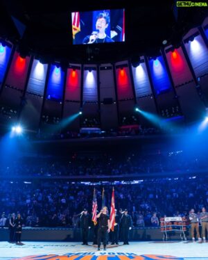 Thayne Jasperson Instagram - National Anthem @nyknicks game🇺🇸🎤
•
#NewYorkKnicks #😃🤩#SeaburysFreeThoughts
