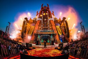 The Prophet Instagram - IT'S DEFQON.1 WEEKEND EVERYONE! ❤️ Wishing you all an amazing time - who knows, you might even run into me as a fellow festival-goer! 👀

-

#djtheprophet #theprophet #defqon1 #throwback