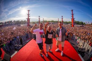 The Prophet Instagram - IT'S DEFQON.1 WEEKEND EVERYONE! ❤️ Wishing you all an amazing time - who knows, you might even run into me as a fellow festival-goer! 👀

-

#djtheprophet #theprophet #defqon1 #throwback