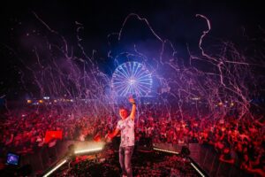 The Prophet Instagram - Good vibes only at @officialdecibeloutdoor  #throwback to 2022 🥳