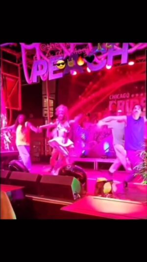 The Vixen Instagram - It’s called Karma baby…
@pridefestchicago @peachpresents 
👯‍♀️ @reggieflyken @markanthony_428 @hoisingtonjj @jordvntyler 
Song & Choreography by me.
