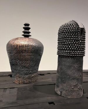 Theaster Gates Instagram - Repost from @oneavenue01
•
Theaster Gates 
シアスター・ゲイツ
@theastergates 

[AFRO MINGEI]
[アフロ民藝]

This exhibition by Theaster Gates portrays a dynamic fusion of Japanese tradition and African American culture stemming from Gates’ origin of Chicago and Mississippi. This cultural hybridity is expressed through multiple styles of media through out the exhibition - ceramic works, architecture, music, performance, fashion, and design, to name a few. Witness and experience a true cultural innovation between the Japanese Mingei and aesthetics of the “Black is Beautiful” cultural movement. 

シアスター・ゲイツによるこの展覧会は、日本の伝統とゲイツの出身地であるシカゴとミシシッピに由来するアフリカン・アメリカンの文化をダイナミックな融合で描いている。この文化のハイブリッドは、陶芸作品、建築、音楽、パフォーマンス、ファッション、デザインなど、展覧会を通して様々なスタイルのメディアを通して表現されている。日本の民藝と「ブラック・イズ・ビューティフル」文化運動の美学との真の文化的革新を目撃し、体験してください。

Mori Art Museum 
森美術館

Exhibition Term (会期) : 2024.4.24 ~ 9.1 
Open Hours (開館時間) : 10:00 ~ 22:00 

#theastergates #culturalinnovation #culturalhybridity #mingei #afromingei #ceramics #hiphop #dj #music #moriartmuseum #blackisbeautiful #wabisabi #シアスターゲイツ #アフロ民藝 #森美術館 #陶芸 #文化改革 #民藝 #ヒップホップ #日本文化 #アメリカ文化