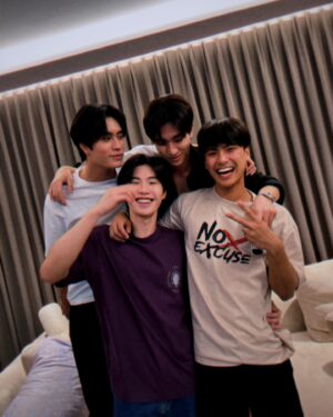 Theepakorn Kwanboon Instagram - สุขสันต์วันเกิดพี่ชายสุดรักทั้ง2นะครับ🤍