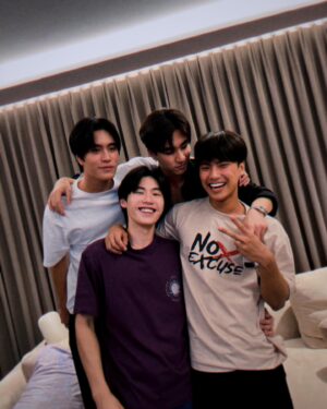 Theepakorn Kwanboon Instagram - สุขสันต์วันเกิดพี่ชายสุดรักทั้ง2นะครับ🤍