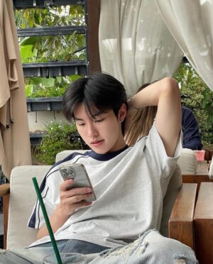 Theepakorn Kwanboon Instagram - ติดกาเเฟเป็นเพื่อนเราได้ไหม☕️