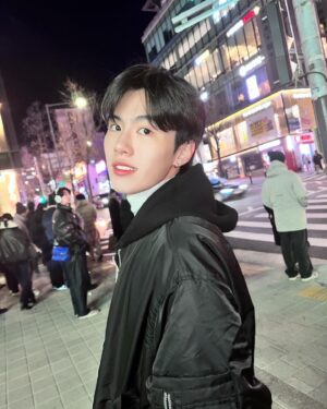 Theepakorn Kwanboon Instagram - Seoul🥶🌨️❄️💤