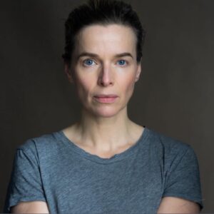Thekla Reuten Instagram - Thank you @filmkrant for this series ‘schouw/spelers’ on actors Written by filmcritic @hemmerzael (thankyou for your words) and @andre_bakker_photography (thankyou for your portraits)