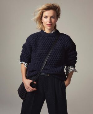 Thekla Reuten Instagram - May we see more 2ndhand clothing mixed in @linda and other magazines in next issues!  Rewear Reuse Recycle!  Out Now : Linda with photoshoot entirely in secondhand clothing ———————————————— team ❤️ photography : @carmenkemmink styling : @roelschagen makeup : @sandragovershairandmakeup hair : @janfuite  beeldredactie : @karenschoolland tekst : @karinkuijpers