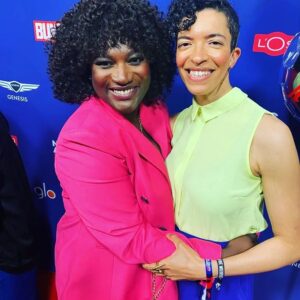 Thelma Buabeng Instagram - Ich muss noch immer klarkommen auf  die letzten beiden Tage...Dayummm 🔥
Was ein (wundervoller) Ritt

Vielen Dank an @bunte_newfaces für euer Vertrauen in mich als Jurorin und Moderatorin der Preisverleihung 🏆
Es war mir wirklich ein Fest und an dieser Stelle nochmal Glückwunsch an alle Nominierten und Gewinner:innen des Abends. 
Ich feier euch hart 👏🏿💯

Vielen Dank auch an das gesamte Team für die großartige Betreuung vorab und vor Ort! 
Ihr seid der 🔨 (Lea, Oyinda, Katharina, Vanessa,  Elena &Chris) 🙏🏿💯

Meinen Sistas @celinabostic @dj__nomi @annabelle_mandeng @ukai_ndame @akoma_camara @daisydeeofficial danke für euren Support und eure Liebe. 
Love you a lot 👸🏿💯

Styling: @beagystyle 🙏🏿💯
Schmuck: @swarovski @karlaotto 🙏🏿💯
Outfit: @thekemiststore 🙏🏿💯
📸 @jasonharrellphoto 🙏🏿💯

#buntenewfaces #award #host #parteafterparte #moderation #thankyou 
💃🏿🖤🙏🏿