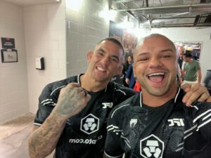 Thiago Alves Instagram - The 💎 is just a different breed! 30 walks to the octagon and still at the top. Great job you savage! @dustinpoirier 

Teamwork makes the dream work! ATT! 

🇧🇷🇧🇷🇧🇷

O diamante é apenas uma raça diferente! 30 caminhadas até o octógono e ainda no topo. Ótimo trabalho, seu selvagem!

O trabalho em equipe faz o sonho funcionar! ATT!

#Pitbull #CoachPitbull #yourfavoritemmacoach #worldchampion #muaythaiwreckingmachine #itrainanywhere #livetrained #attarmy #mma #ufc #bellator #pfl #muaythai #wrestling #boxing #bjj #autismdad #autismawareness #wontstopuntiliwin #guns #livingthedream