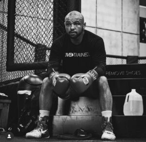 Thiago Alves Instagram - A shout out to our boy @thiagoalvesatt 

He fought this past weekend and unfortunately he didn’t get the W. That’s the fight game. 

He’s been throwin’ down for the better part of 20 years with the team. Always representing - in and out of the cage. 👏 👏 👏 

Amazing career, and now it’s time to blaze a new path and make some savages. 

Big salute 🫡 brother!

#AmericanTopTeam #ATTFam #Team #MMA #Coach