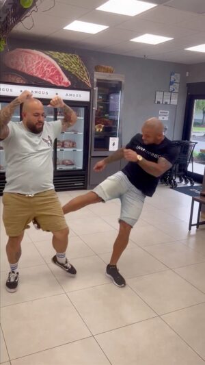 Thiago Alves Instagram - I enjoyed chopping 🪓 it up with the boys from @backbreakersandbites. 

The interview will be dropping soon. Big shout out to @thebbqboutique for always showing the Pitbull love. Without a doubt best Bbq place in the whole of Broward County. 

Oss 👊🏽