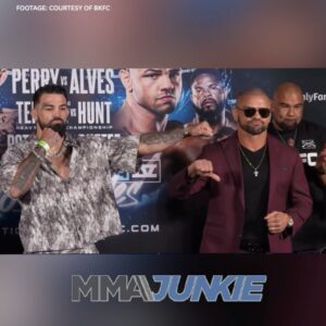 Thiago Alves Instagram - UFC vets clash with Mike Perry vs. Thiago Alves and Ben Rothwell vs. Todd Duffee in bare knuckle on Saturday 👊 #KnuckleMania4

🔗 FULL FACEOFFS IN BIO