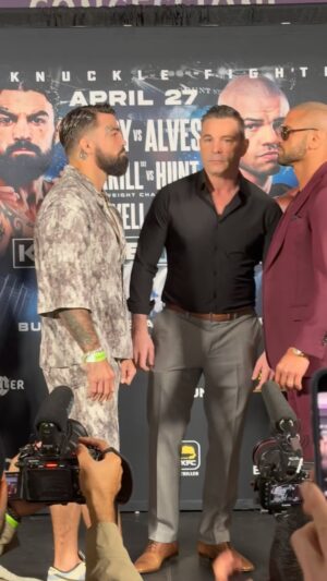 Thiago Alves Instagram - Mike Perry @platinummikeperry vs Thiago Alves @thiagoalvesatt #KnuckleMania4
.
.
.
.
#mikeperry #thiagoalves #bkfc #bareknucklefc #bareknuckle #mma #boxing #ufc #fight #losangeles #lalive #fyp #explore #explorepage