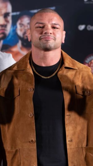 Thiago Alves Instagram - @thiagoalvesatt talks about why there aren’t as many Pitbulls in MMA these days and previews his fight with Mike Perry at #KnucklemaniaIV @bareknucklefc #ThiagoAlves