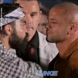 Thiago Alves Instagram - Mike Perry has his first faceoff with Thiago Alves before their BKFC: KnuckeMania 4 main event on April 27th

🔗 FULL STORY IN BIO