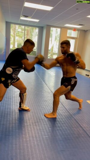 Thiago Moises Instagram - 🇧🇷Treino 2 semanas antes da minha luta 🛡️⚔️
🇺🇸Pad work 2 weeks before my fight 🪓🦵 
@andersonfrancamt 
.
.
.
.
#mma #muaythai #kickboxing #boxing #striking #trocação #nocaute #ko #tko #muaythaifighter #muaythailife #ufc #ufcfighter #ufcbrasil #mmabrasil